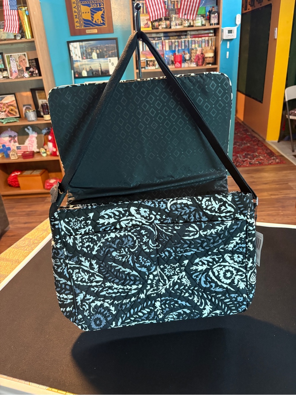 Vera Bradley Messenger Bag and Coin Purse NWT $154 MSRP - Picture 2 of 10